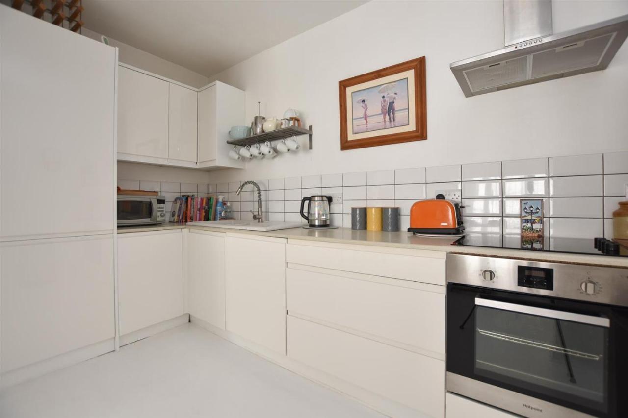 Stunning 2 Bed With Sea View In Hastings Old Town Apartment Exterior foto